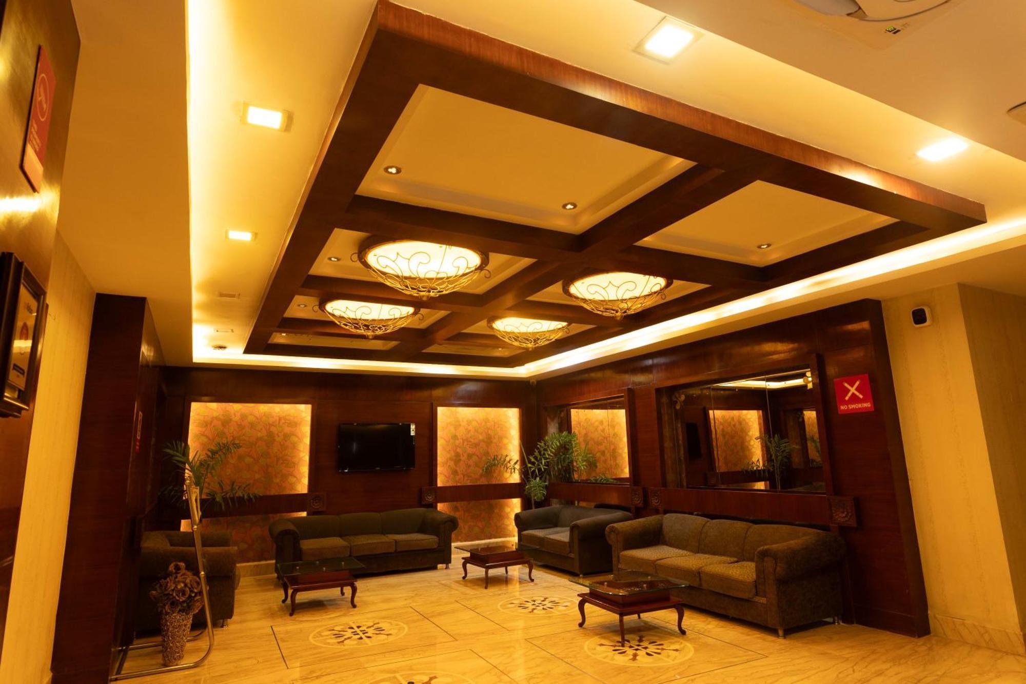 New Hotel Broadway Varanasi Exterior photo