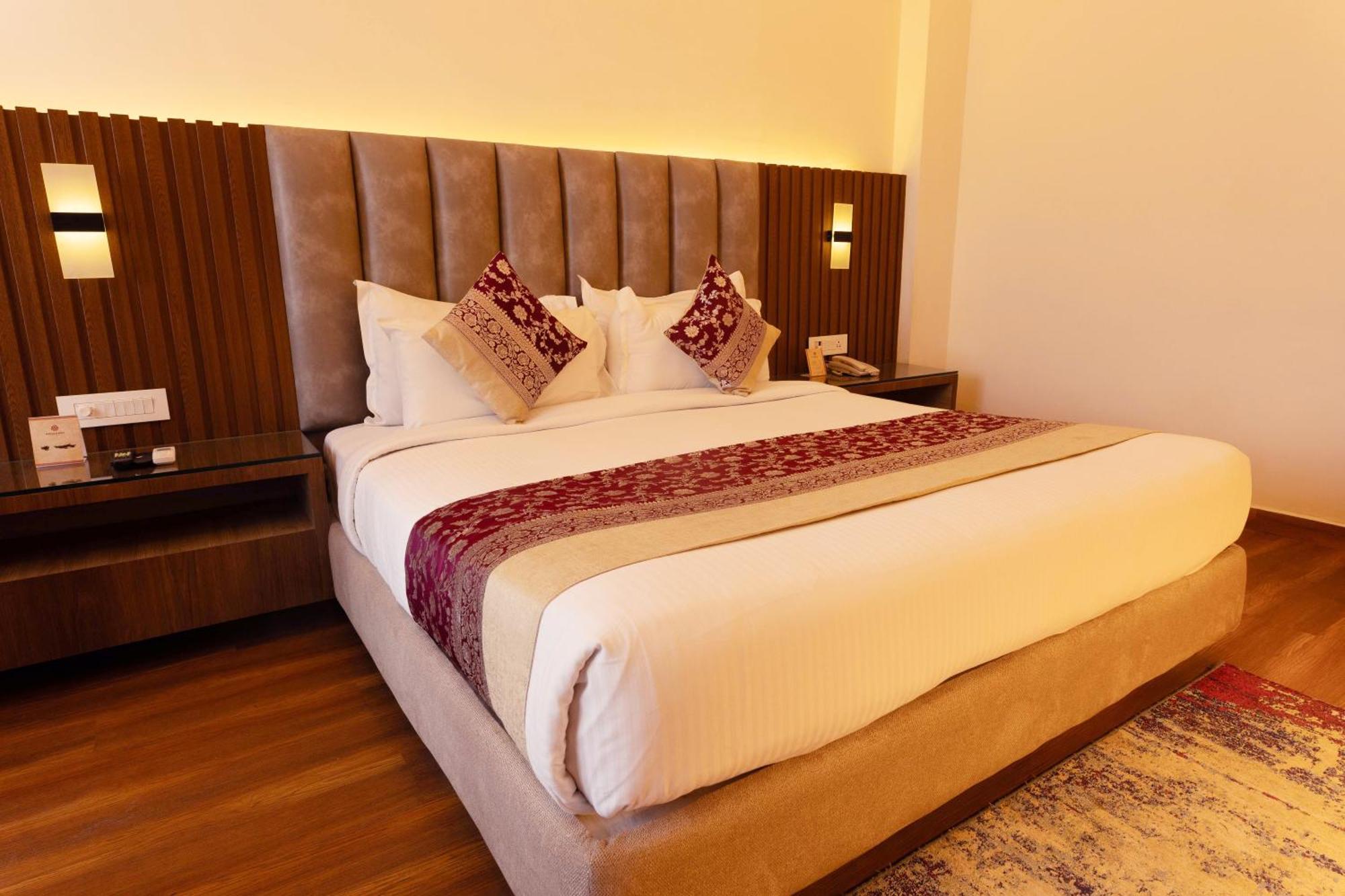 New Hotel Broadway Varanasi Exterior photo