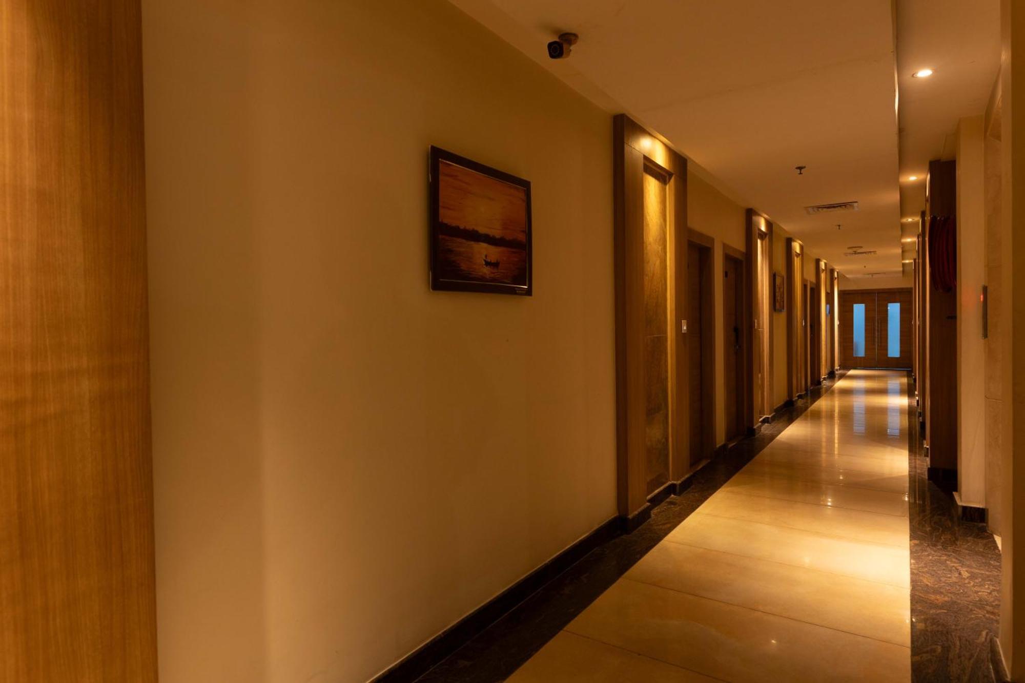 New Hotel Broadway Varanasi Exterior photo
