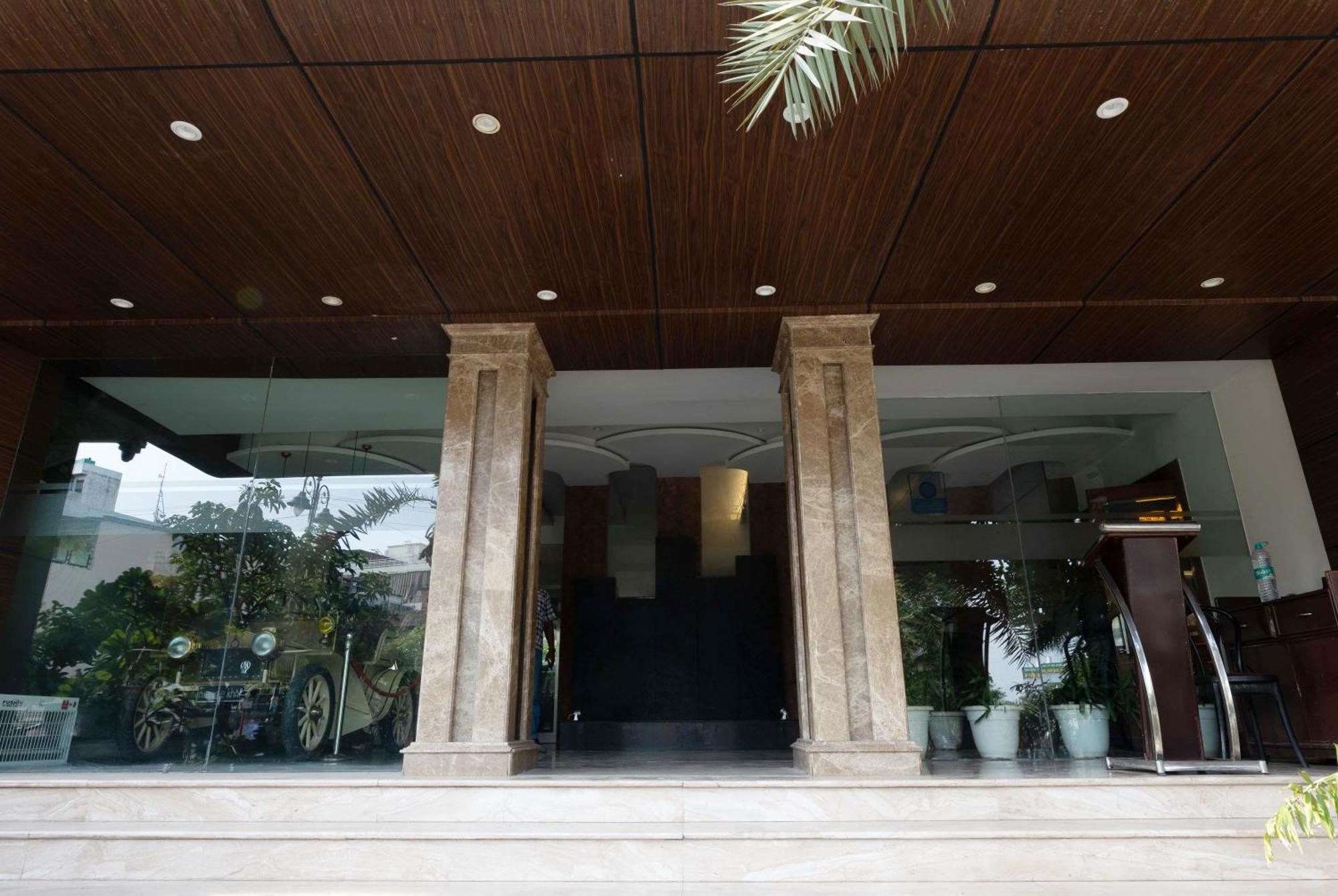 New Hotel Broadway Varanasi Exterior photo