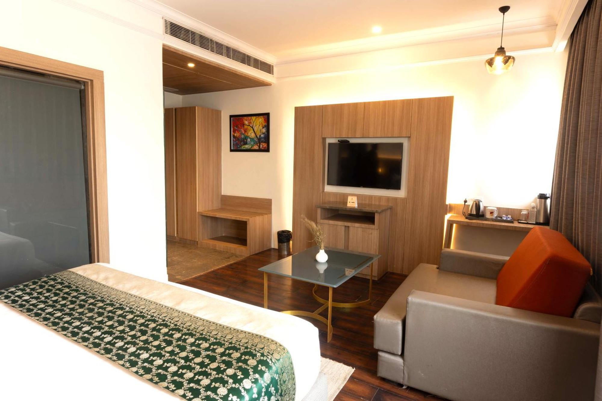 New Hotel Broadway Varanasi Exterior photo