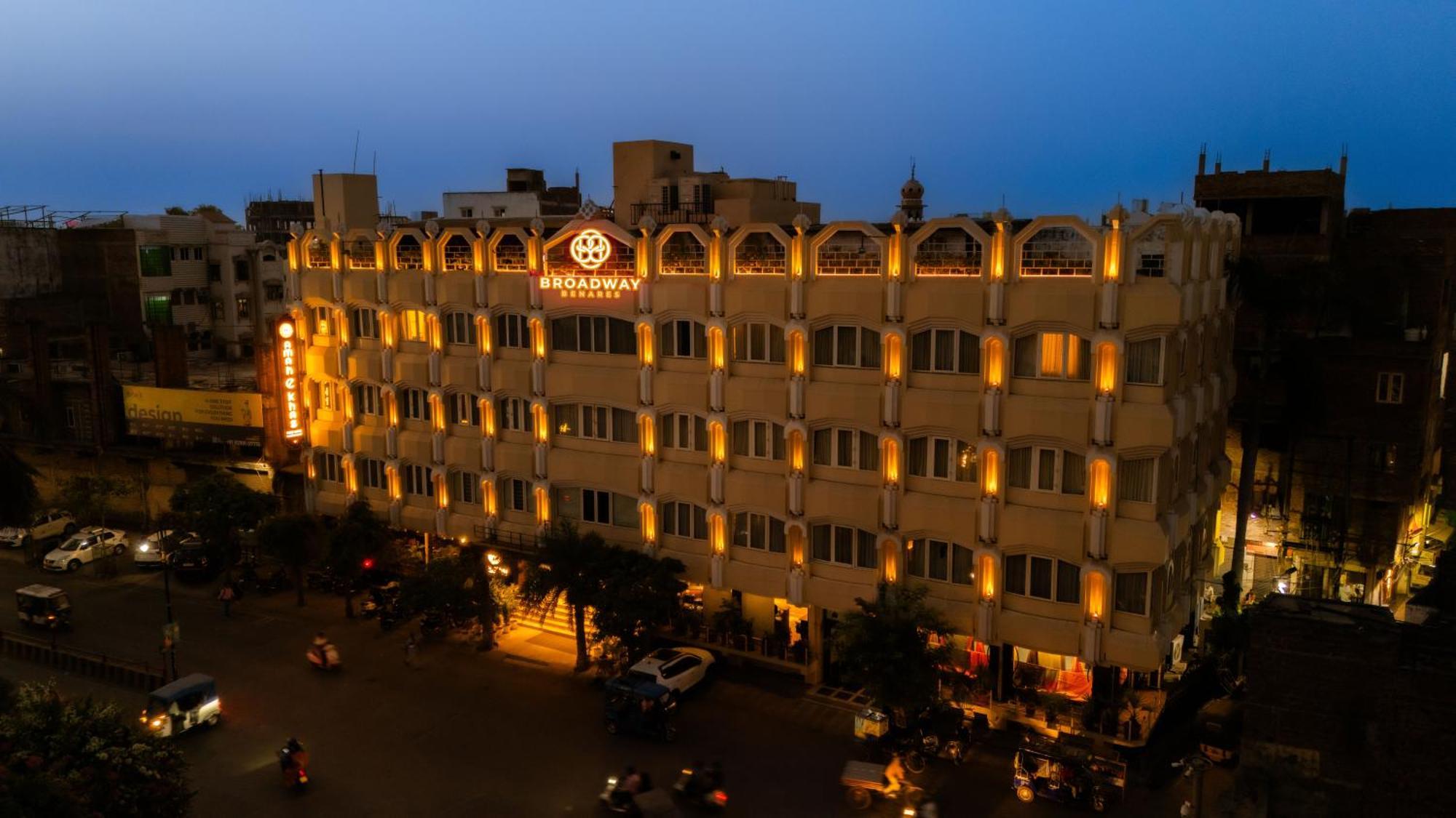 New Hotel Broadway Varanasi Exterior photo