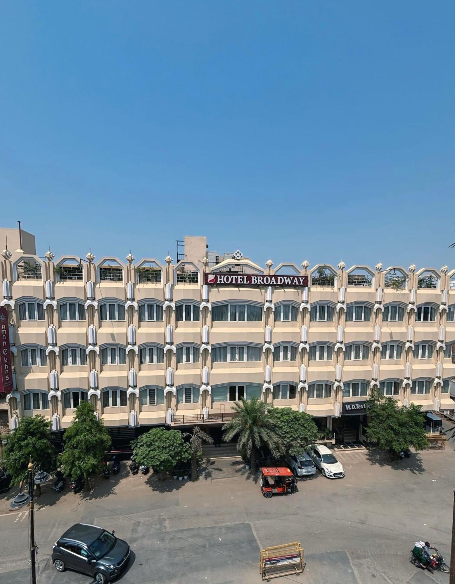 New Hotel Broadway Varanasi Exterior photo