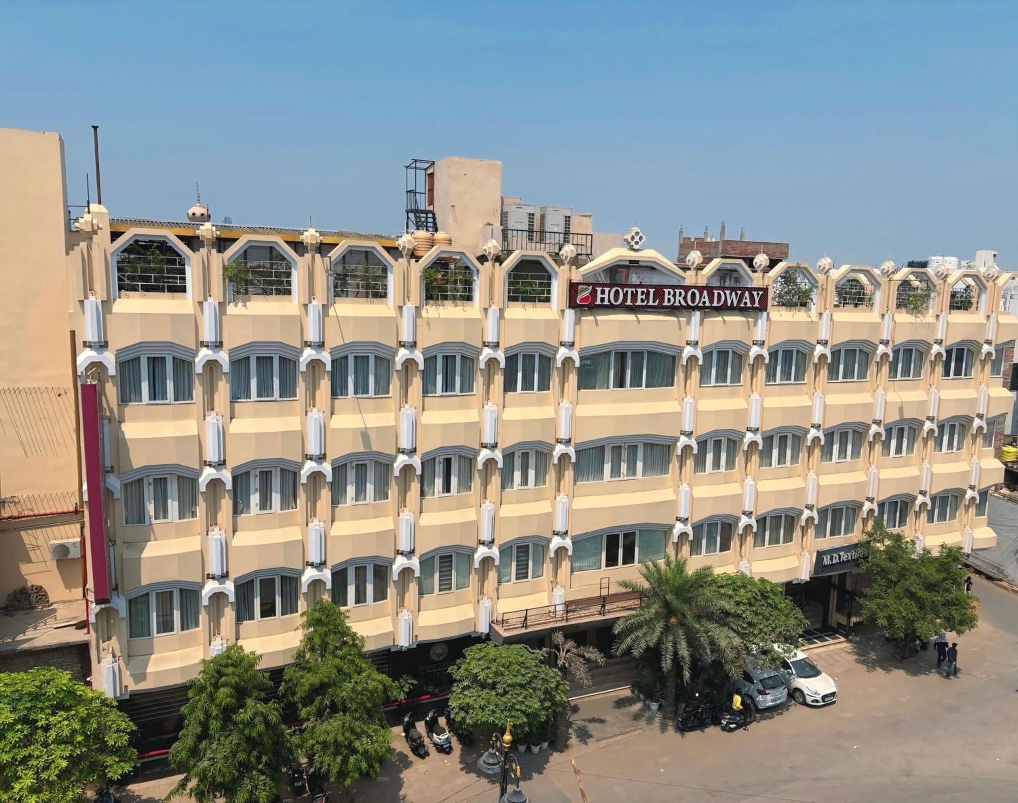 New Hotel Broadway Varanasi Exterior photo